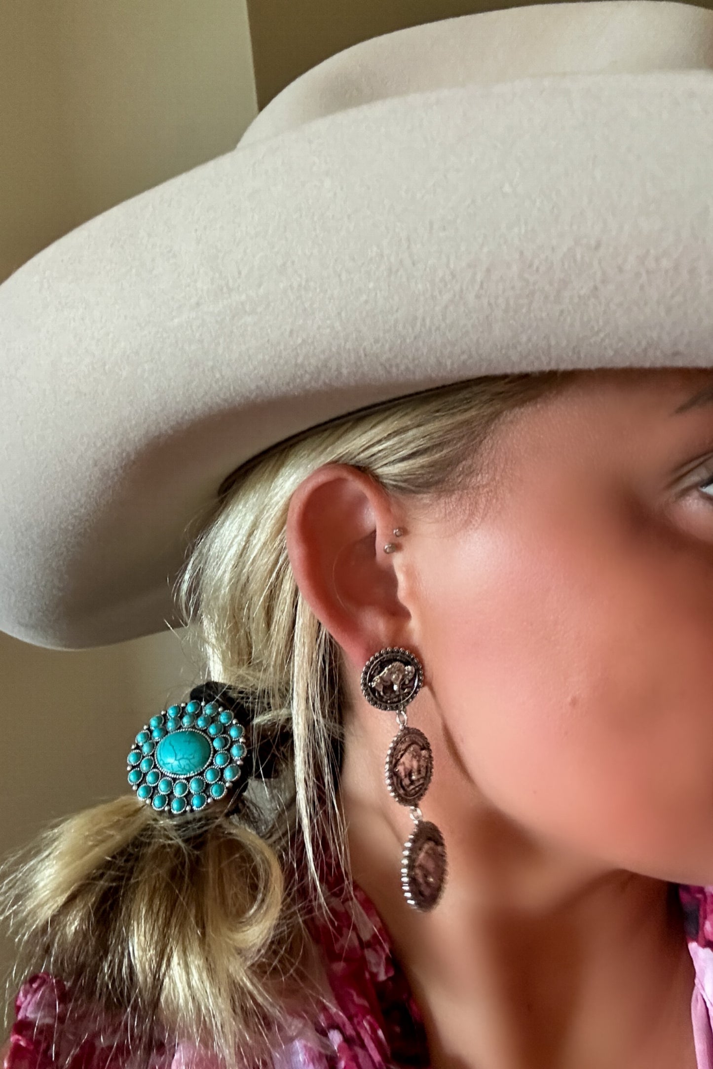 Floral Concho Ponytail Hair Tie - Middle West Apparel