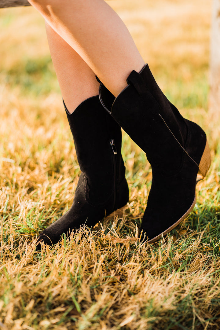 Downtown Walk Boots - Middle West Apparel