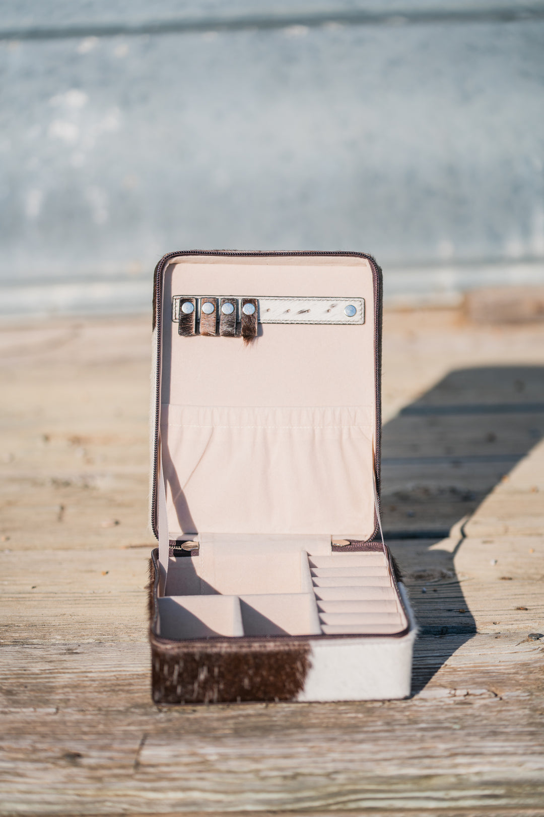 Elegant Brown and White Leather Jewelry Box - Middle West Apparel