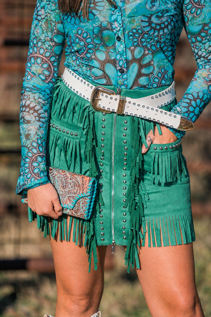 Turquoise button up top print detail