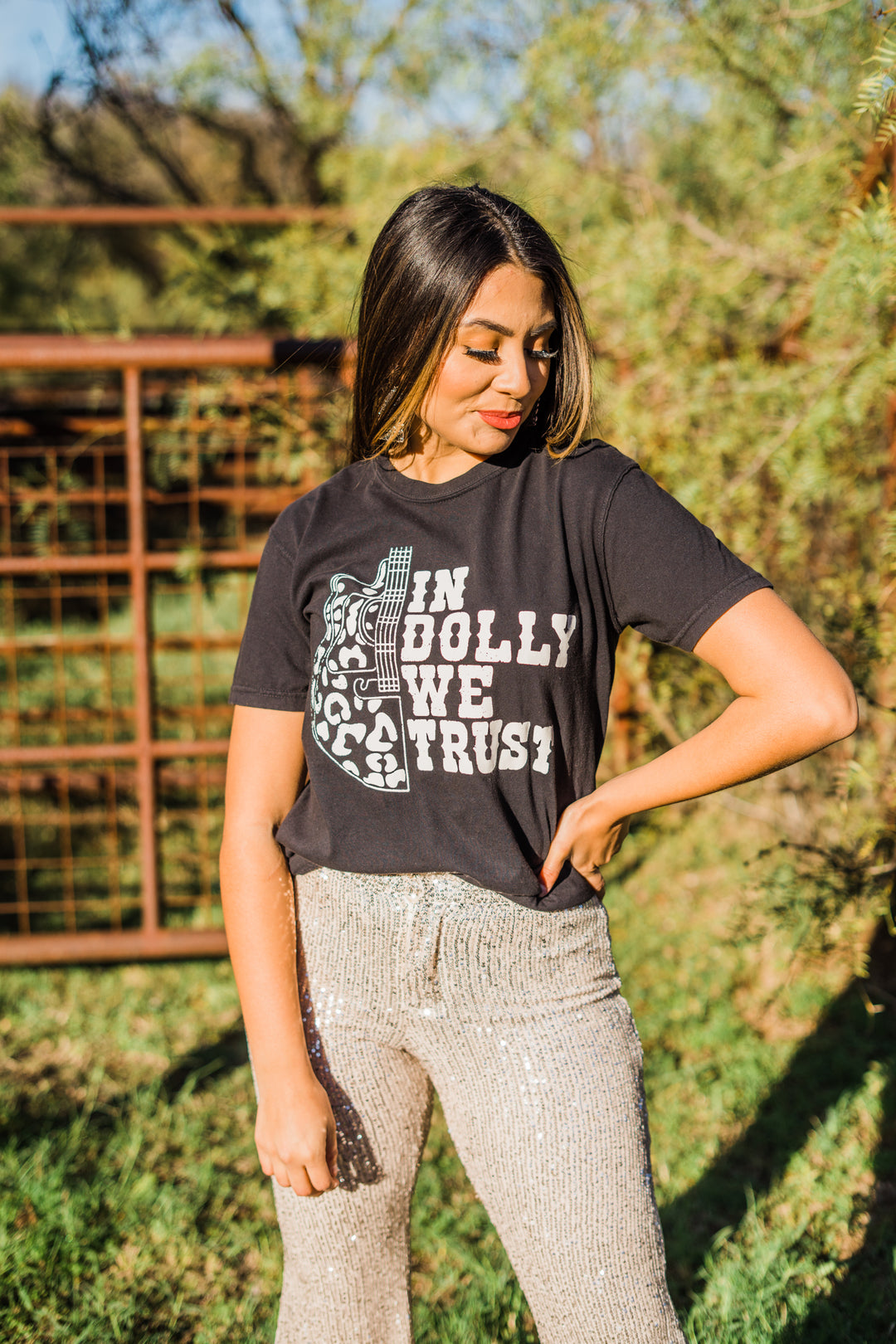 In Dolly We Trust Short Sleeve T-shirt - Middle West Apparel