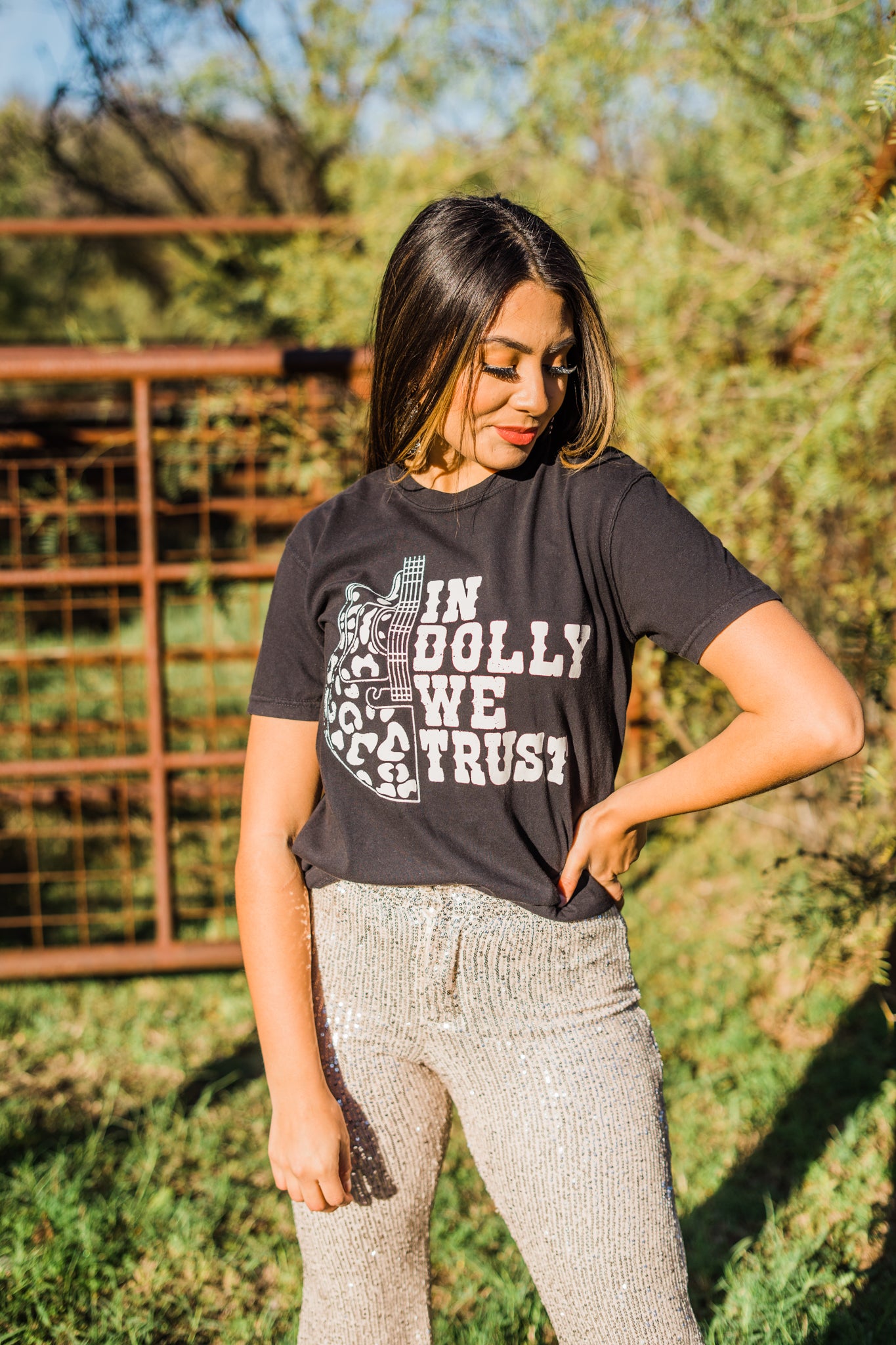 In Dolly We Trust Short Sleeve T-shirt - Ladies Clothing | Middle West Apparel