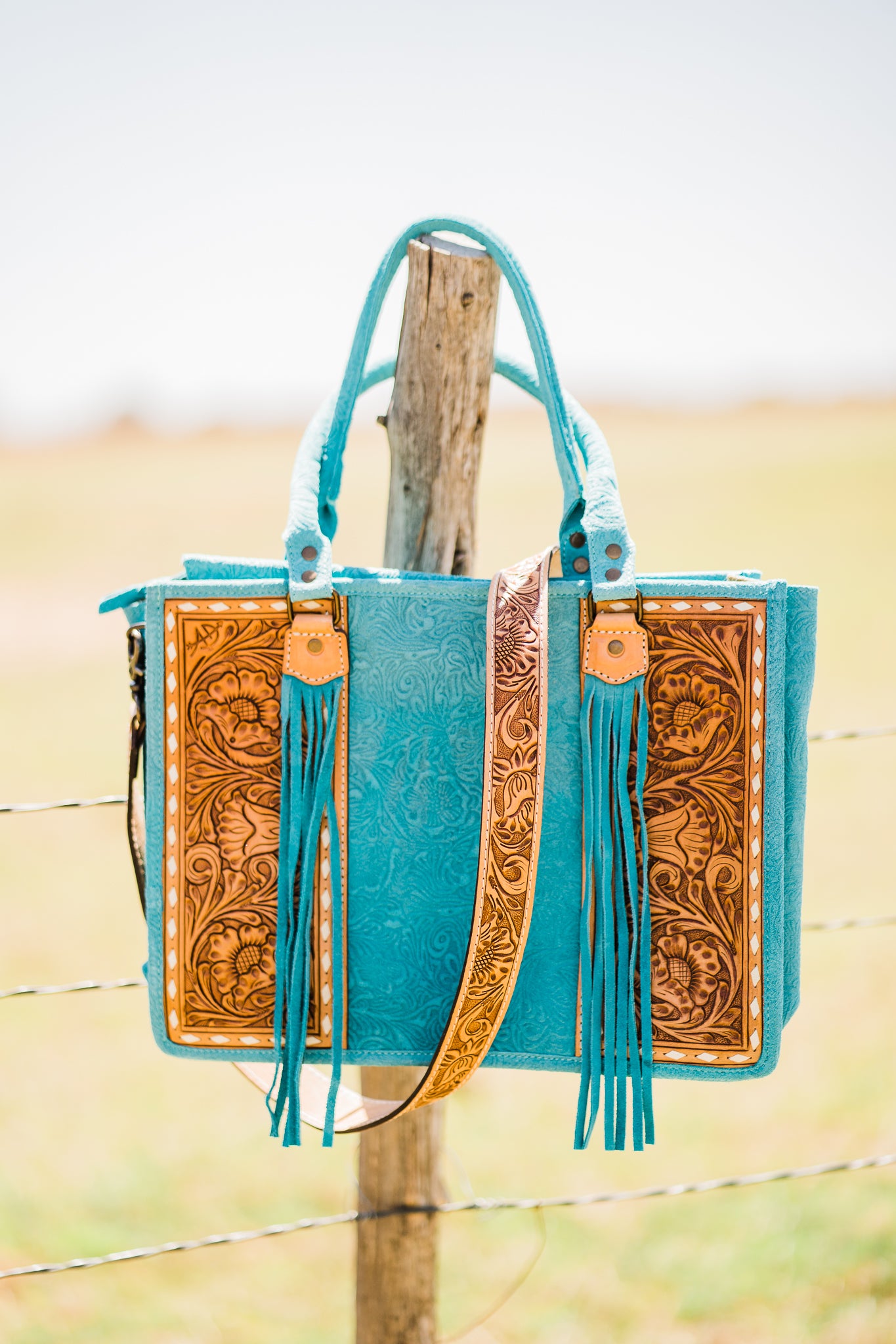 She's An Outlaw Leather Bag - Middle West Apparel