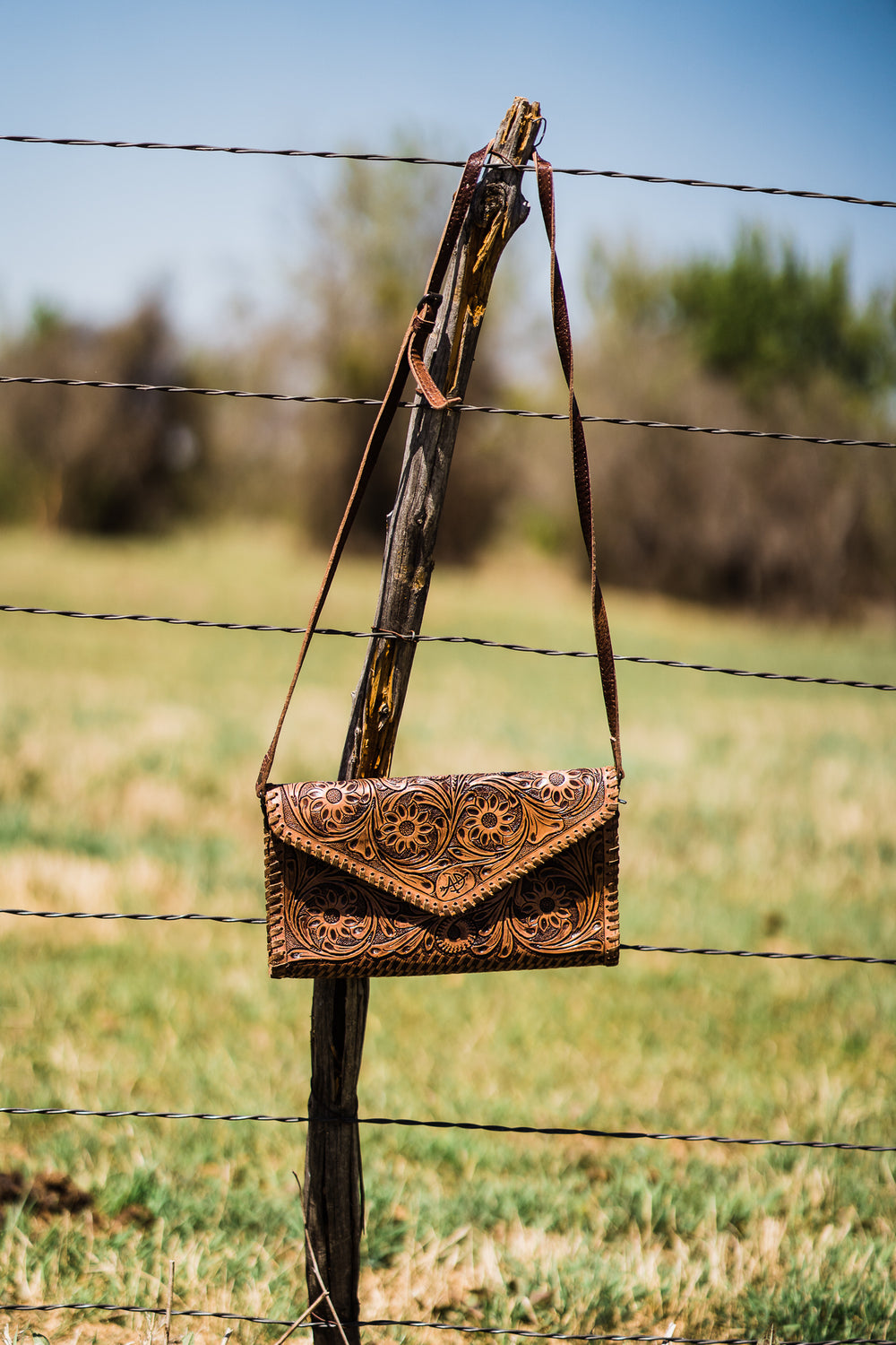 Free And Wild Leather Bag - Middle West Apparel