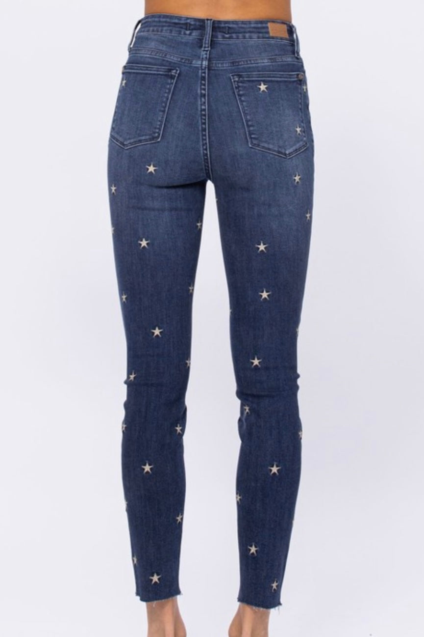 Star On The Day Skinny Jeans - Middle West Apparel