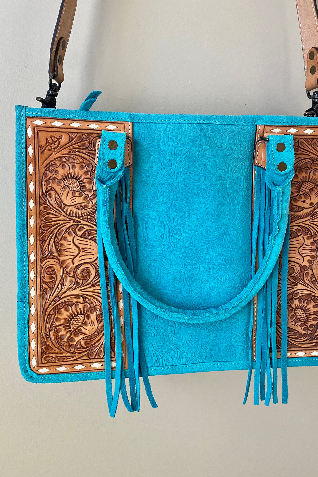 She's An Outlaw Leather Bag - Middle West Apparel